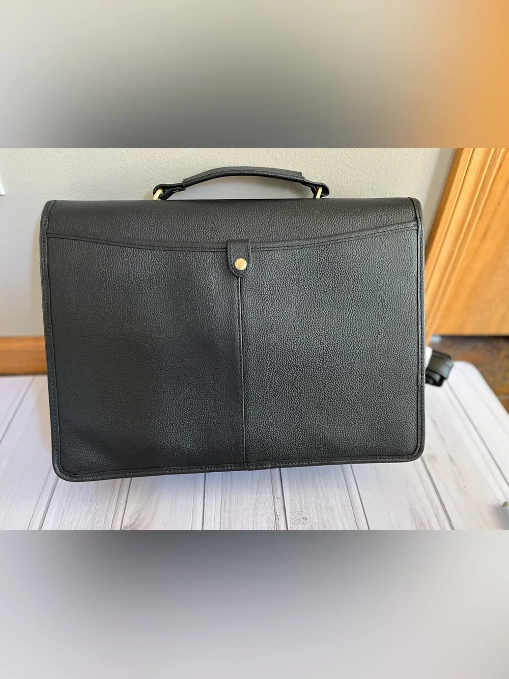 New AmeriLeather black executive black texture leather briefcase with strap